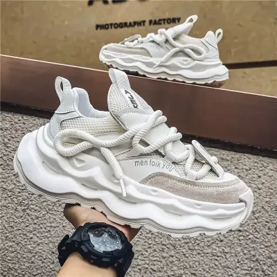 SPORTS AND LEISURE SHOES